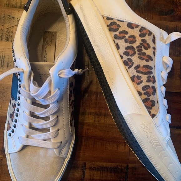 Vintage Havana Dayna Crazy Leopard Studded Leather Sneakers size 10 - Picture 2 of 9
